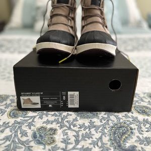 Sorel Out n About III Classic WP. Color: Omega Taupe, Black